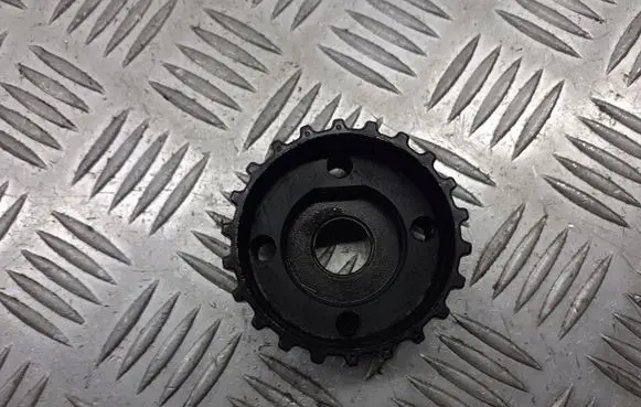 Volkswagen Golf IV Water pump pulley 038105263E