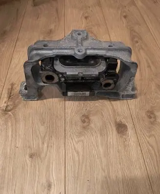 Mercedes-Benz B W246 W242 Engine mount bracket a2462402517