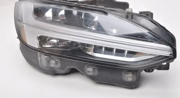 Volvo S90, V90 Headlight/headlamp 31689202
