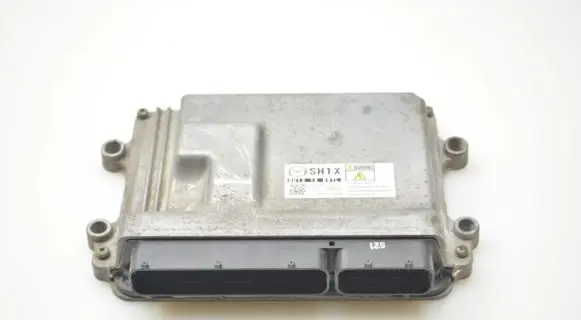 Mazda 6 Engine control unit/module SH1X18881L