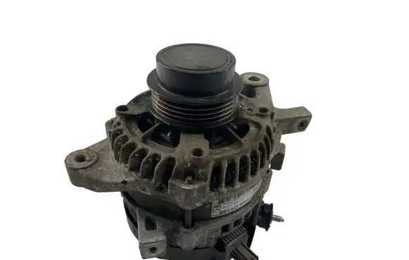 Toyota Auris E180 Generator/alternator 270600Y160