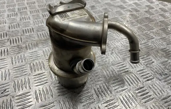 Audi Q3 8U EGR valve cooler 04L131512D