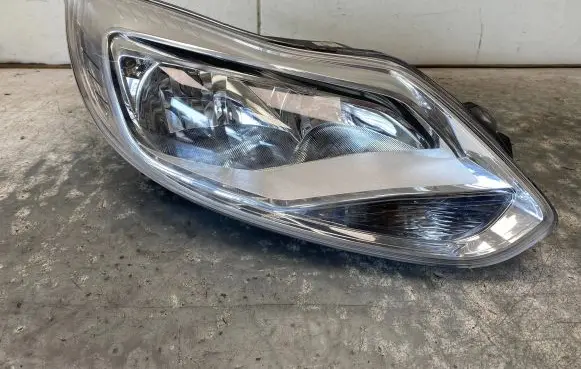 Ford Focus Headlight/headlamp BM51-13W029-NB