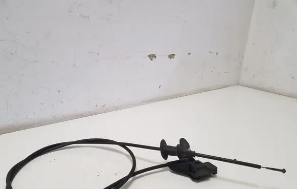 Opel Zafira A Engine bonnet (hood) release handle