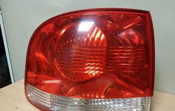 Volkswagen Touareg I Rear/tail lights 7L6945095K