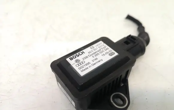 Volkswagen PASSAT B5.5 ESP acceleration yaw rate sensor 8E0907637A 0265005245
