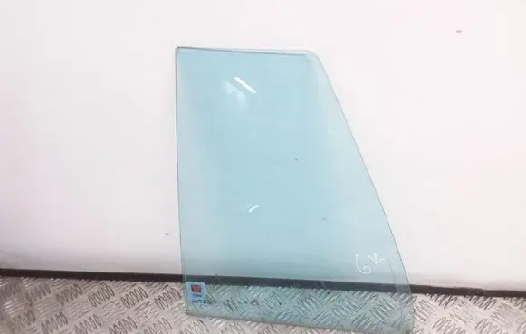 Rear vent window glass