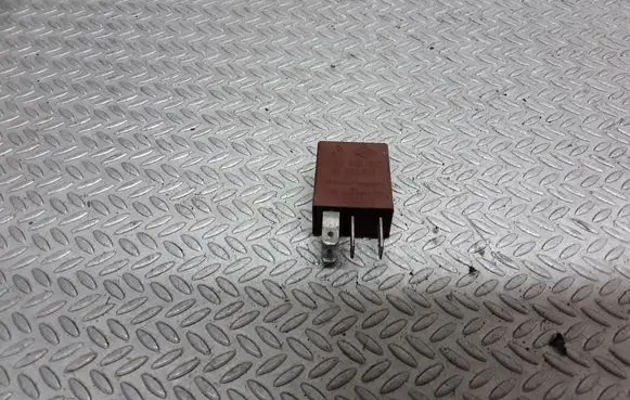 Renault Laguna I Other relay 8200263342