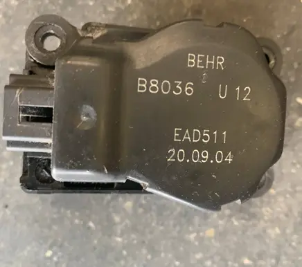 Renault Master II Air flap motor/actuator B8036U12 200904 EAD511