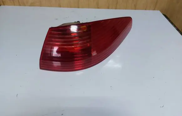 Peugeot 607 Rear/tail lights 2543D