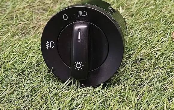 Volkswagen Tiguan Light switch 1K0941431AL