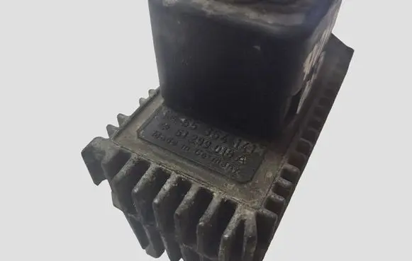 Opel Vectra C Glow plug pre-heat relay 90508974 51299001