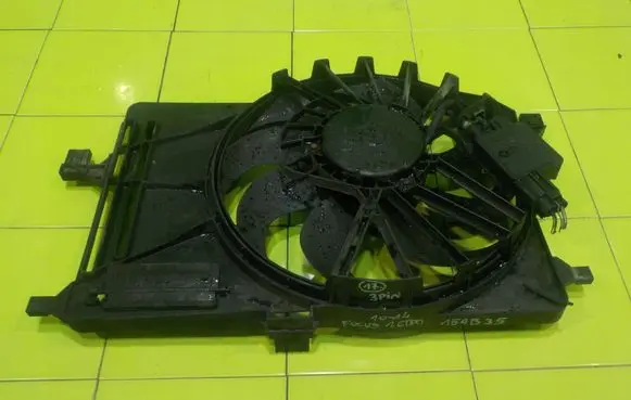 Ford Focus Fan set 8V618C607EB