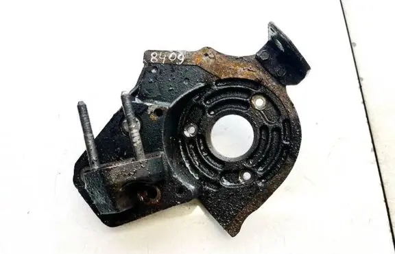 Mitsubishi Carisma Engine mounting bracket