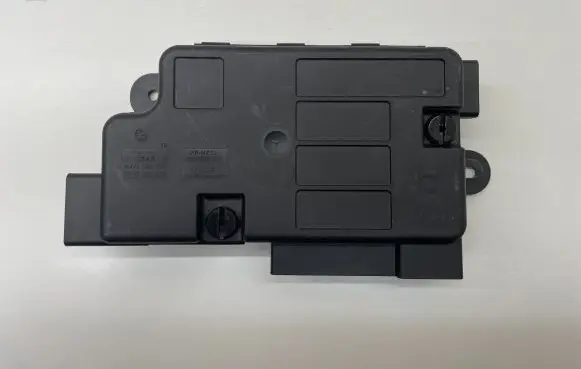 Volkswagen PASSAT B6 Fuse module 3C0937548