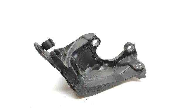 Peugeot 3008 II Engine mounting bracket 9813294580 9815492580