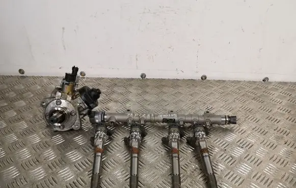 KIA Sorento Fuel injectors set 0445110584 0445010598