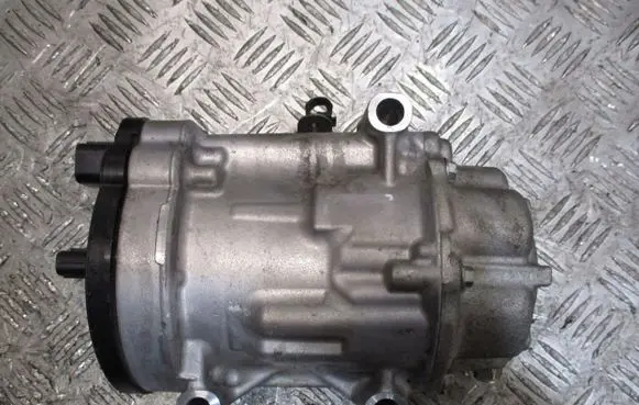 Toyota C-HR I Air conditioning (A/C) compressor (pump) AV1119D629BB