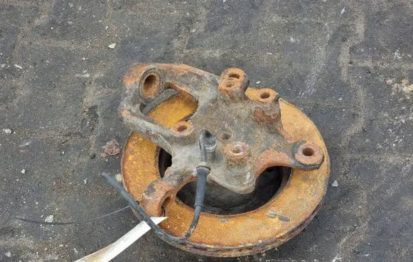 Volkswagen II LT Front wheel hub spindle knuckle