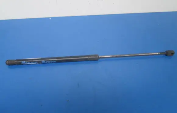 Nissan Micra Shock absorber/damper mounting bracket 