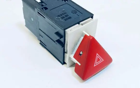 Volkswagen PASSAT B6 Hazard light switch 3C0953509A