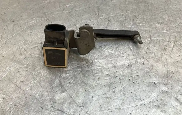 Headlight/headlamp level sensor