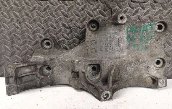 Volkswagen PASSAT B6 Engine mounting bracket 03G903143P