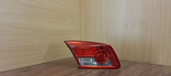 Tailgate rear/tail lights