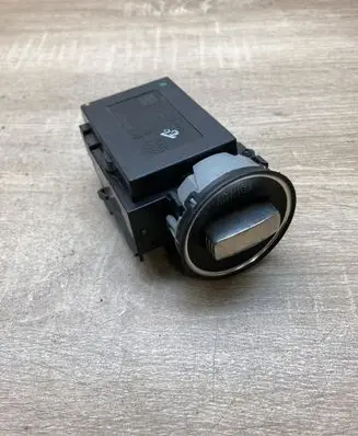 Volkswagen PASSAT B6 Ignition lock 3C0905843R