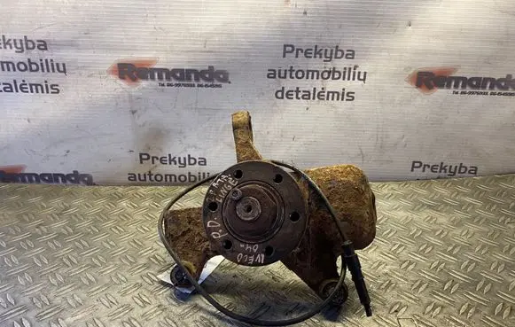 Iveco Daily 30.8 - 9 Front wheel hub