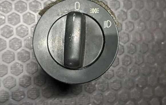 BMW 5 E39 Light switch 8363683