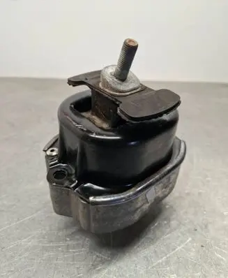 BMW X5 F15 Engine mount bracket P686433505