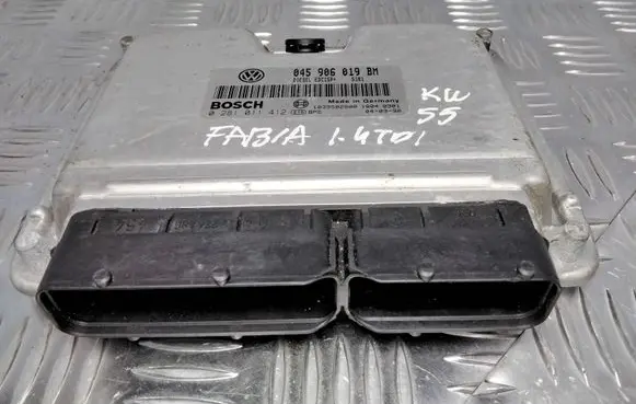 Skoda Fabia Mk1 (6Y) Engine control unit/module 0281011412 045906019BM