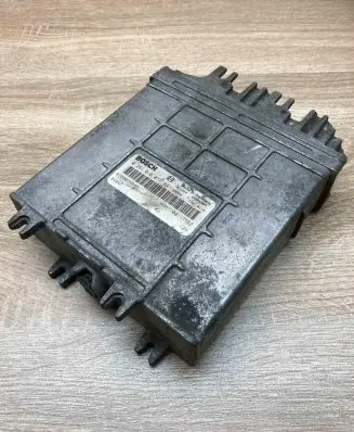 Renault Megane I Engine control unit/module ECU 7700111552 8200059885