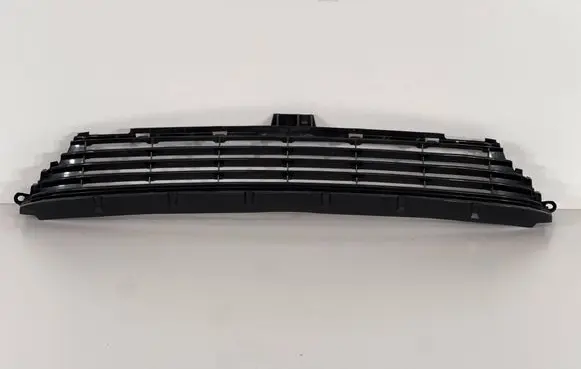 Toyota Auris E180 Front bumper lower grill 5311202670