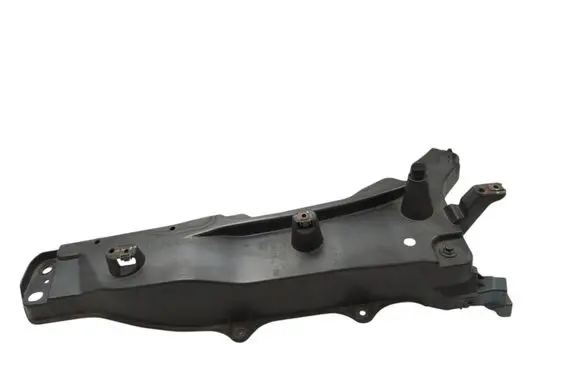 Volvo XC90 Fender mounting bracket 31391778