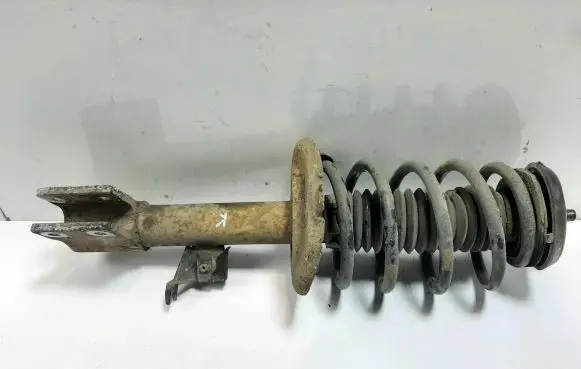 Peugeot 3008 I Front shock absorber/damper 9205