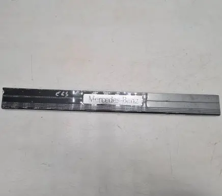Mercedes-Benz CLS C219 Side skirt front trim A2196800235