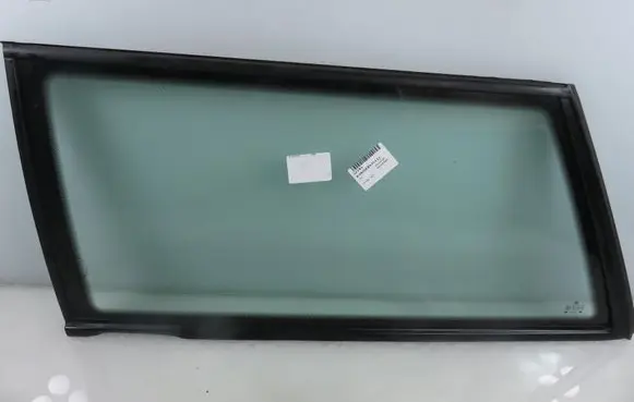 Volkswagen PASSAT B5 Rear side window 