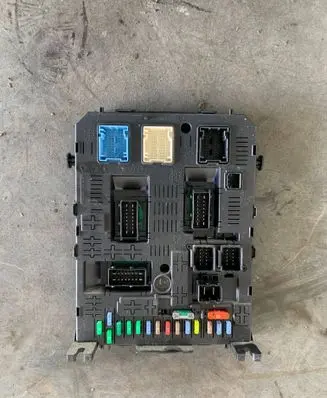 Citroen Berlingo Fuse module 281197595