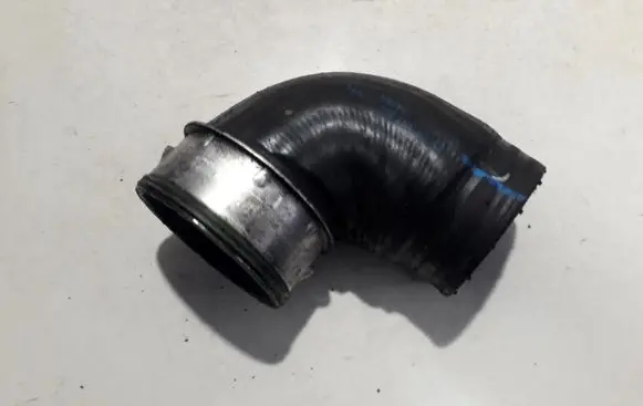 Audi A4 S4 B5 8D Intercooler hose/pipe 8d0145834l