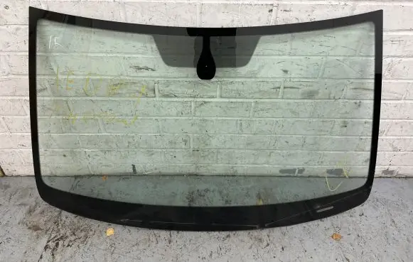 Volkswagen PASSAT CC Front windscreen/windshield window 