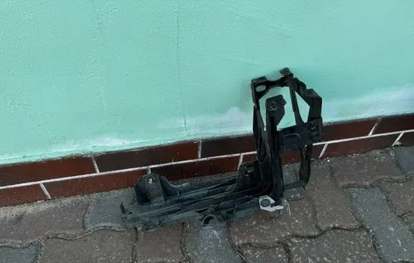 BMW 5 GT F07 Headlight/headlamp mounting bracket 7200778 11071510