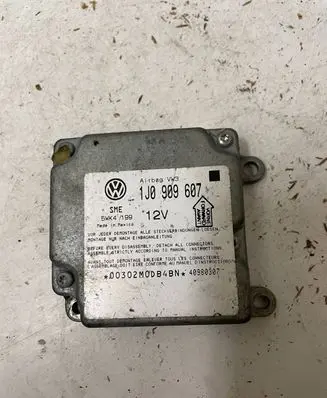 Volkswagen Golf IV Airbag control unit/module 1J0909607 5WK4199 40980307