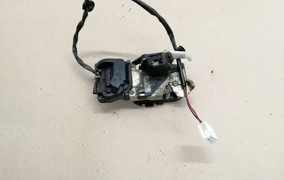 Mazda Premacy Rear door lock
