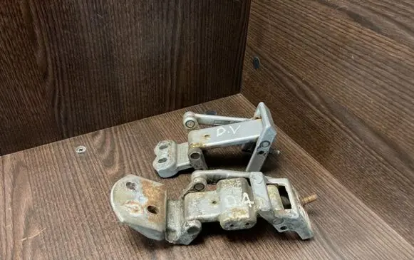 Ford Transit Loading door upper hinge 4872283 1738359