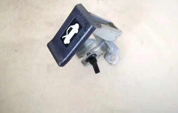 Honda CR-V Engine bonnet (hood) release handle