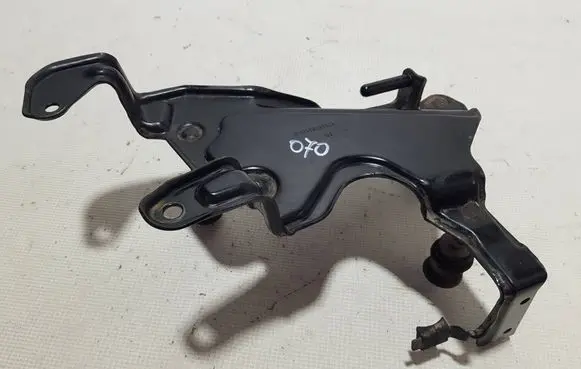 Mercedes-Benz E W211 Pneumatic air compressor holding bracket 2113201843BFD A2113201843