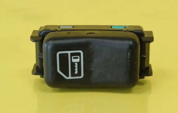 Mercedes-Benz C W202 Central locking switch button 2028203910
