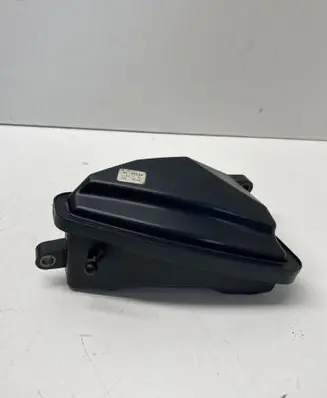 Mercedes-Benz R W251 Intake resonator A6421400087